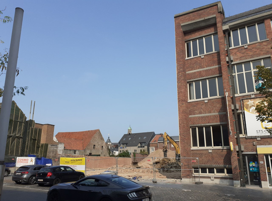 Een grote leegte gaapt waar vroeger het RTT-gebouw stond